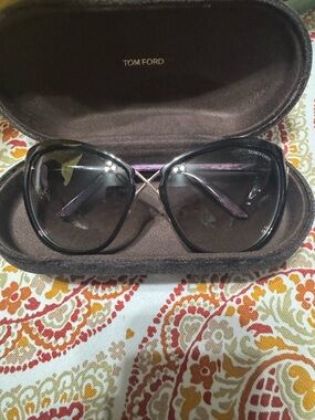 Tom Ford Black Gradient Cat-Eye Sunglasses with Subtle Purple Temples with case